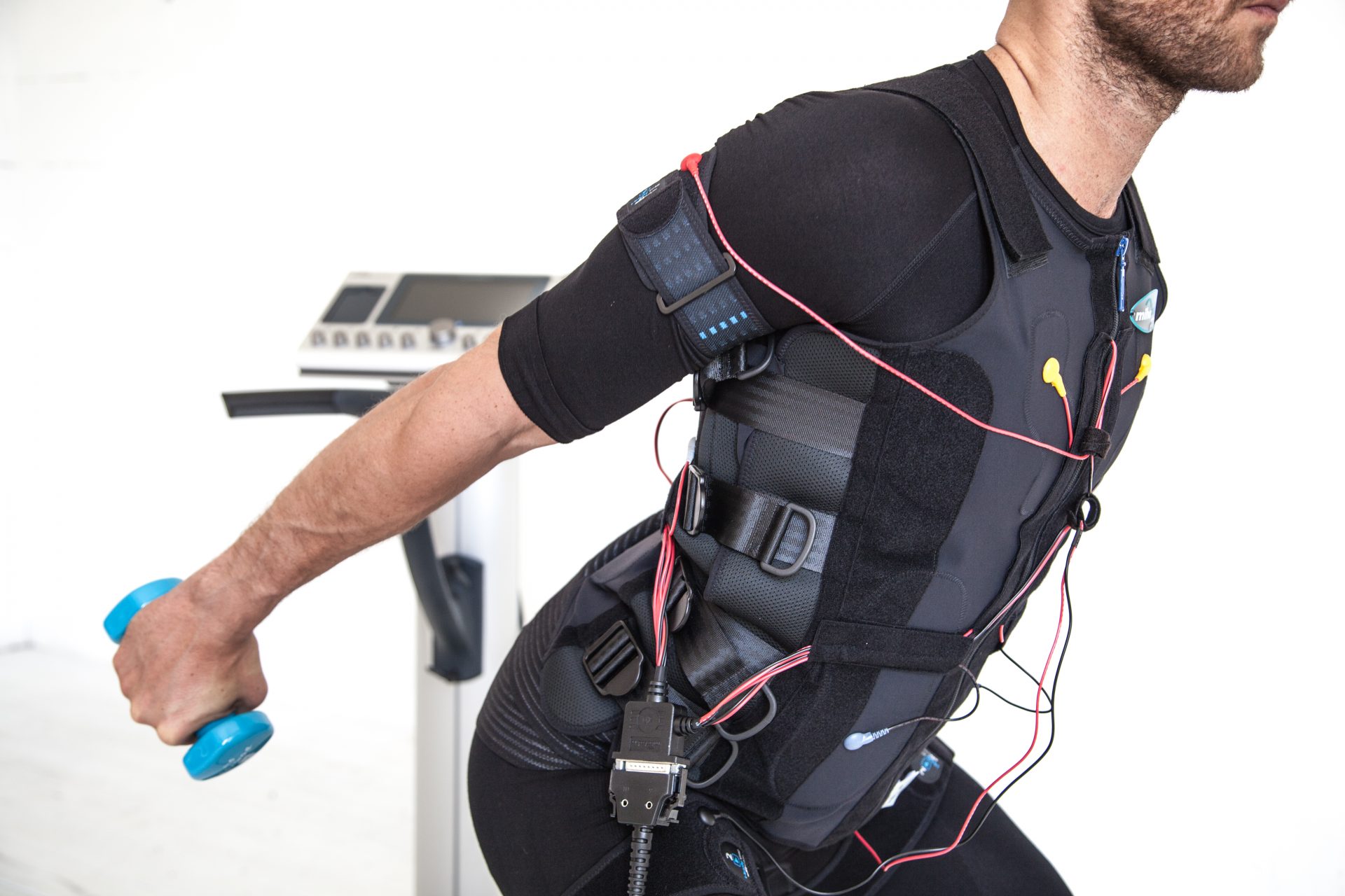 Elettrostimolatore muscolare in funzione